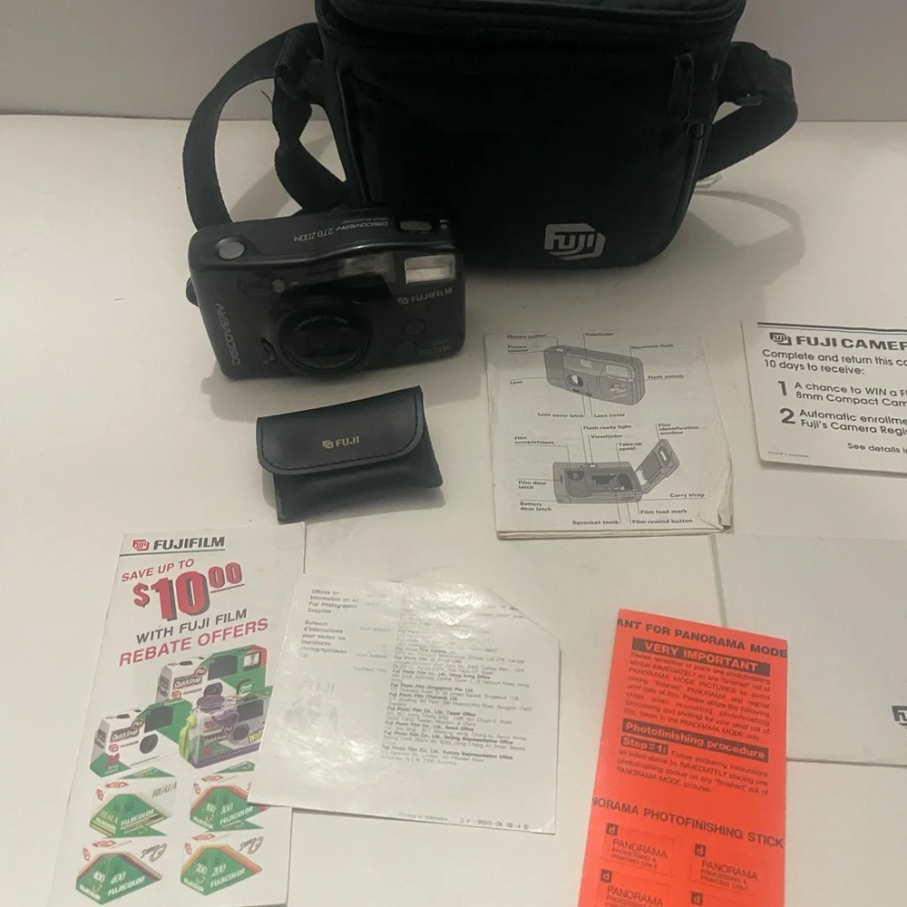 FUJIFILM DISCOVERY 270 ZOOM 35MM CAMERA W/ Case Untested